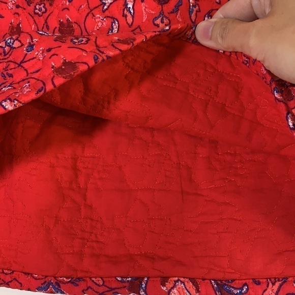 NWT. Abercrombie & Fitch 6 Red Floral Print Quilted Mini Skirt. - Picture 5 of 9